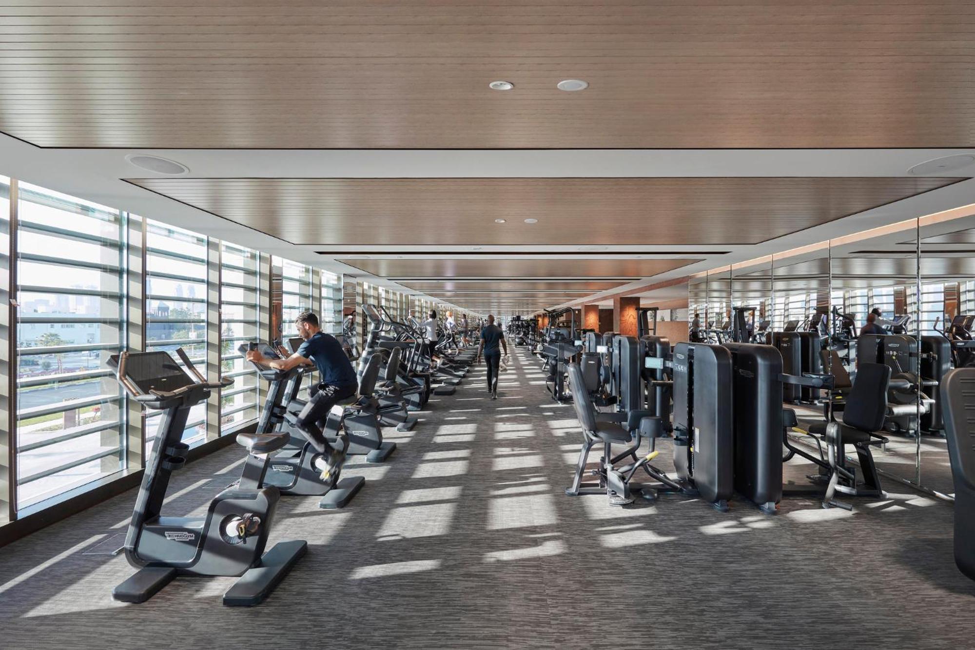 Mandarin Oriental Jumeira, Ντουμπάι Εξωτερικό φωτογραφία The gym at the 101st floor